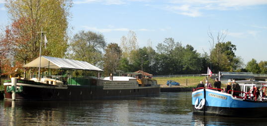 canal de Roanne à Digoin, bateau d'argile et d'eau, l'Infatigable