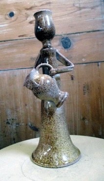 soliflore-personnage, poterie anthropomorphe, gudule, gudules, francis dumelié, francis dumelie, poterie du fil de l'eau,bateau d'argile et d'eau